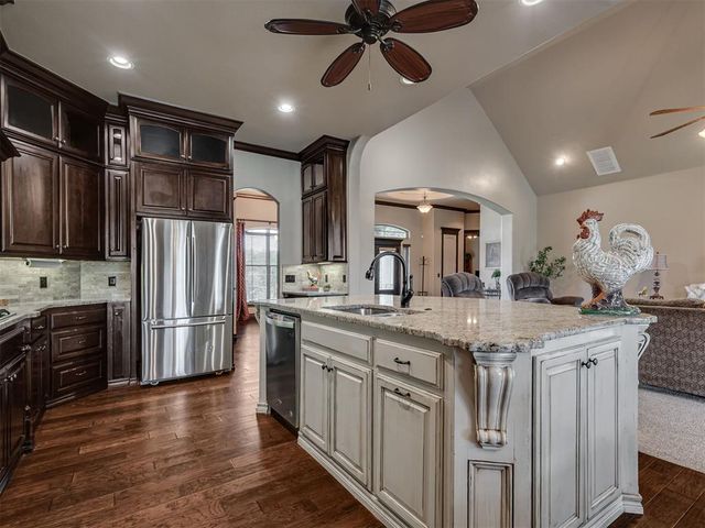 15821 SW 26th Street, El Reno, OK 73036