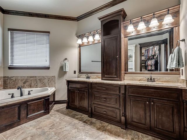 15821 SW 26th Street, El Reno, OK 73036