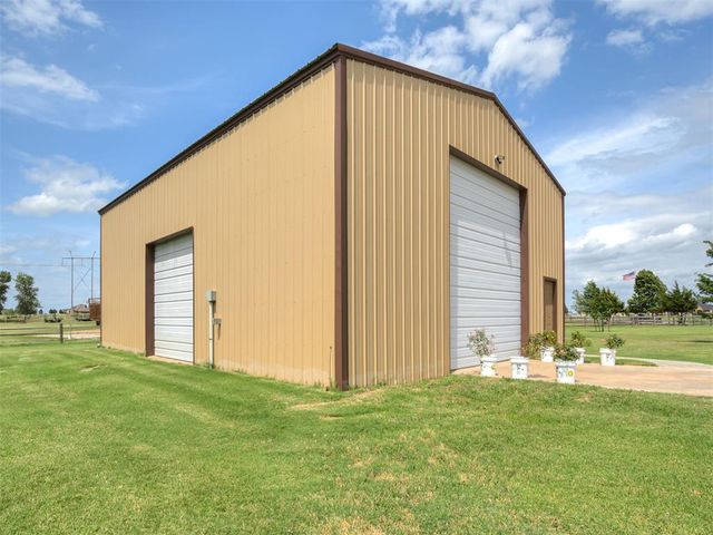 15821 SW 26th Street, El Reno, OK 73036