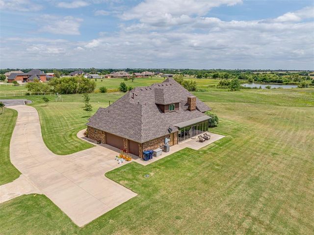 15821 SW 26th Street, El Reno, OK 73036