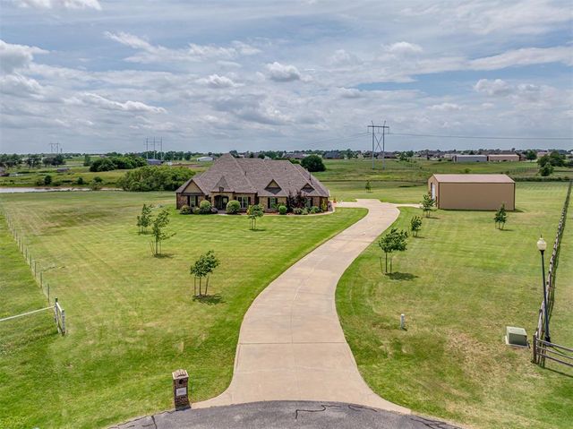 15821 SW 26th Street, El Reno, OK 73036