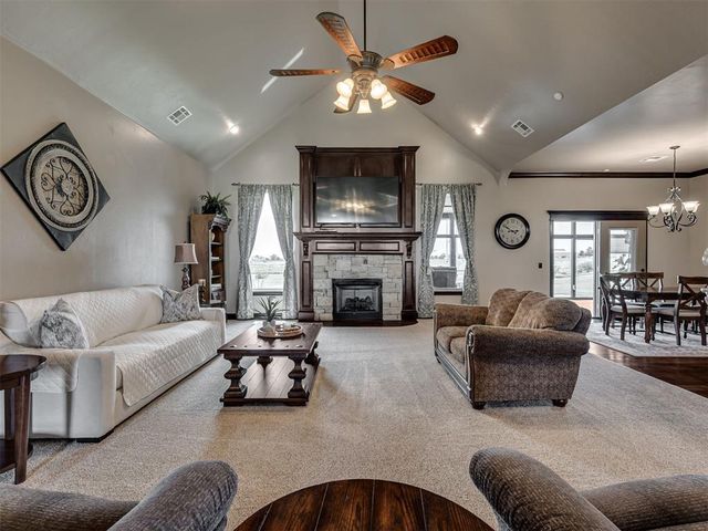 15821 SW 26th Street, El Reno, OK 73036