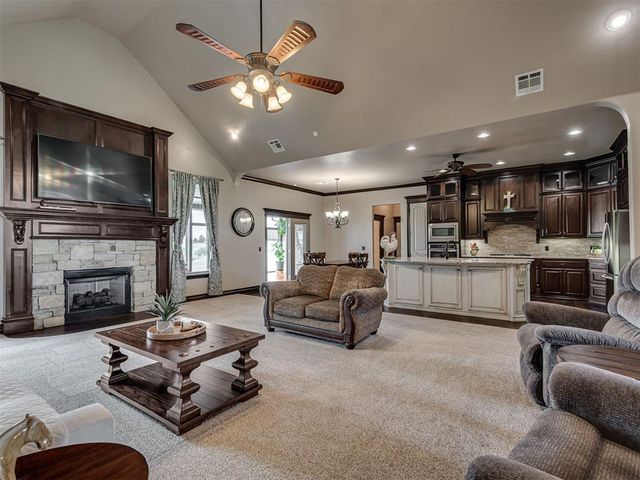 15821 SW 26th Street, El Reno, OK 73036