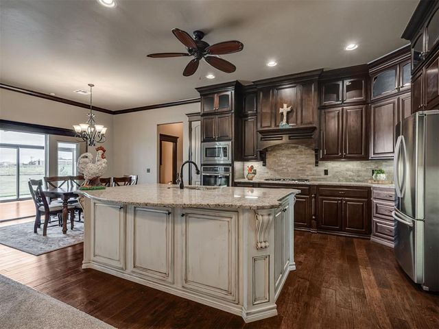 15821 SW 26th Street, El Reno, OK 73036