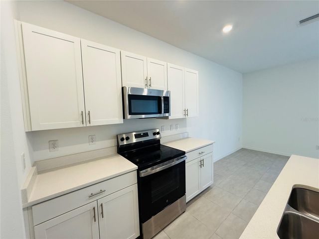 2264 PARAVANE WAY, Wesley Chapel, FL 33543