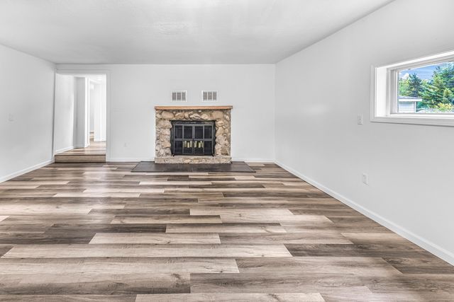 1750 S Loxley Road, Houghton Lake, MI 48629