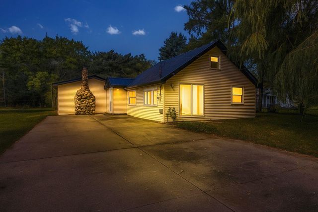 1750 S Loxley Road, Houghton Lake, MI 48629