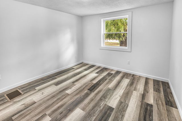 1750 S Loxley Road, Houghton Lake, MI 48629