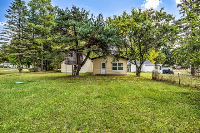 1750 S Loxley Road, Houghton Lake, MI 48629