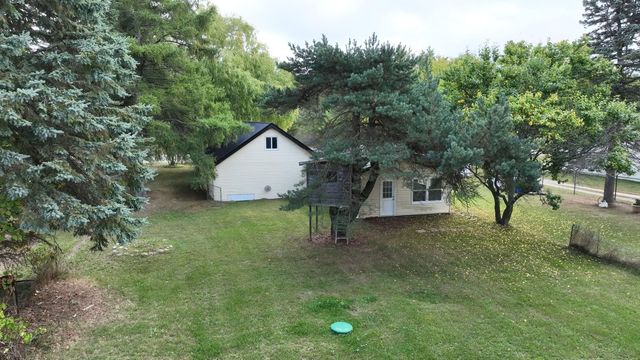 1750 S Loxley Road, Houghton Lake, MI 48629