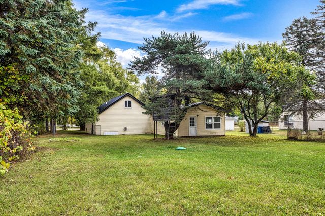 1750 S Loxley Road, Houghton Lake, MI 48629