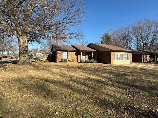 350 Margaret Place, Fayetteville, AR 72703