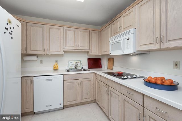 2240 WINDROW DR, Princeton, NJ 08540