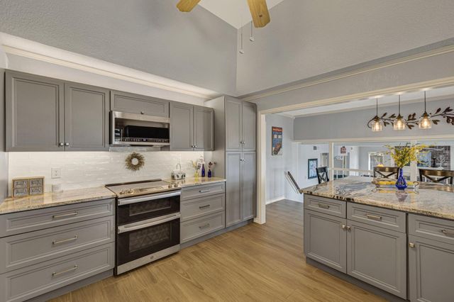 544 Military DR, Canyon Lake, TX 78133