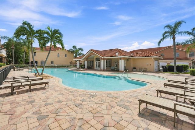 6343 VISTA VERDE DRIVE E, Gulfport, FL 33707