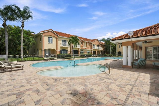 6343 VISTA VERDE DRIVE E, Gulfport, FL 33707