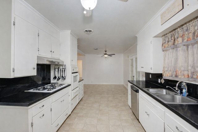 3218 Caroline Drive, Bossier City, LA 71112