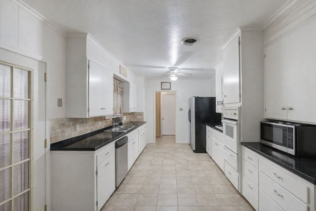 3218 Caroline Drive, Bossier City, LA 71112