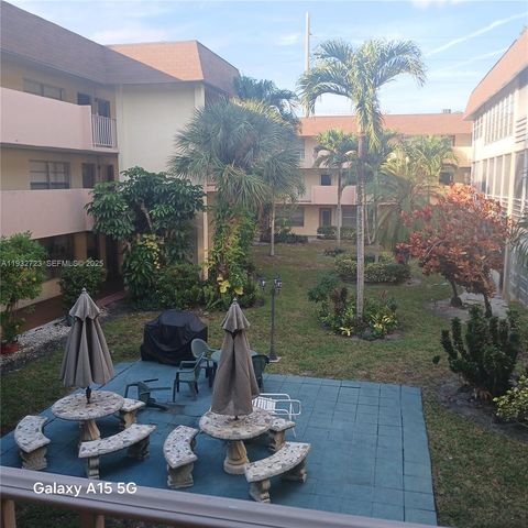 3071 NW 47th Ter 227, Lauderdale Lakes, FL 33313