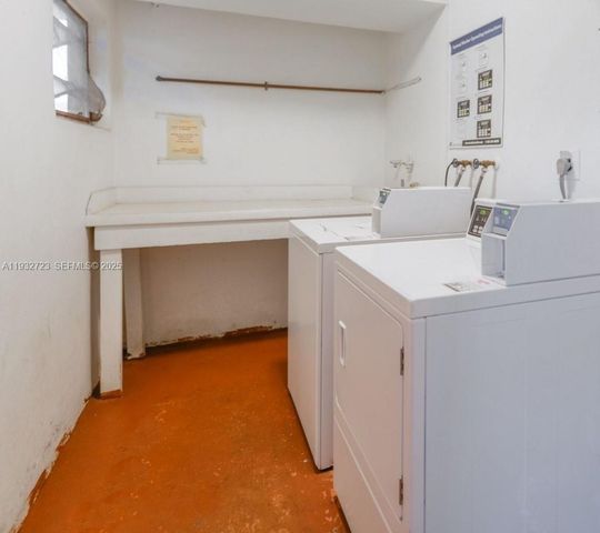 3071 NW 47th Ter 227, Lauderdale Lakes, FL 33313