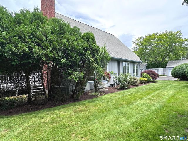 166 Glengarry Road 166, Fairfield, CT 06825