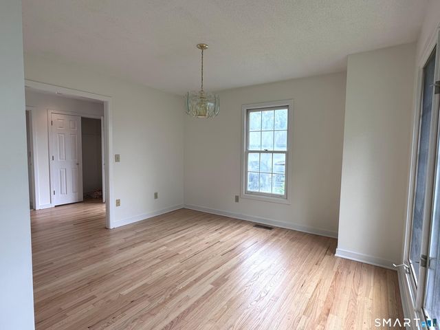 166 Glengarry Road 166, Fairfield, CT 06825