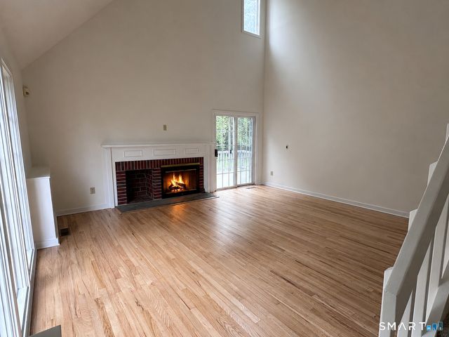 166 Glengarry Road 166, Fairfield, CT 06825