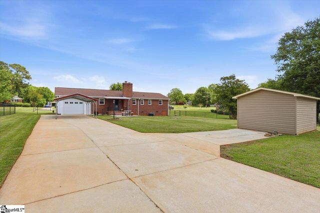 18 Fairlane Drive, Mauldin, SC 29662