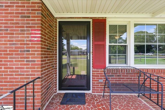 18 Fairlane Drive, Mauldin, SC 29662