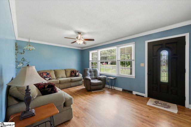 18 Fairlane Drive, Mauldin, SC 29662