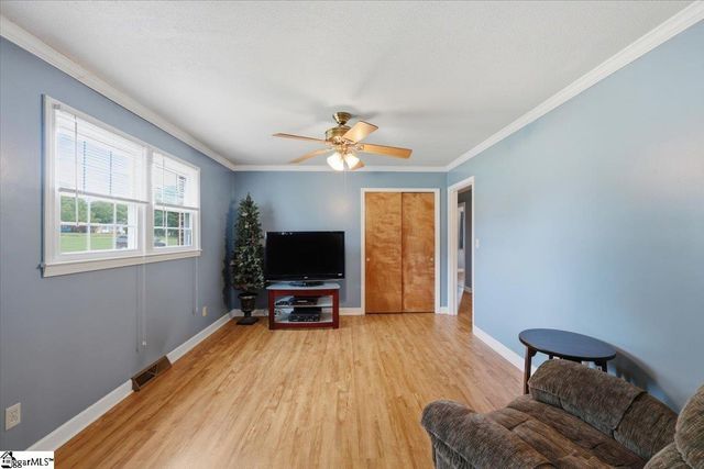18 Fairlane Drive, Mauldin, SC 29662