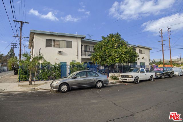 5905 Whitnall Highway, North Hollywood (los Angeles), CA 91601