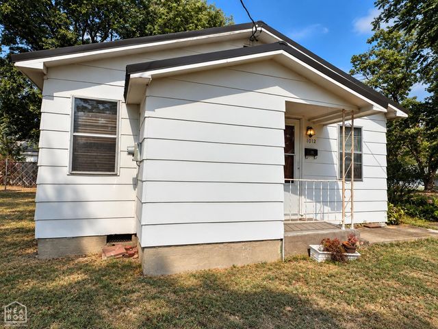 1012 W Cherry, Jonesboro, AR 72401