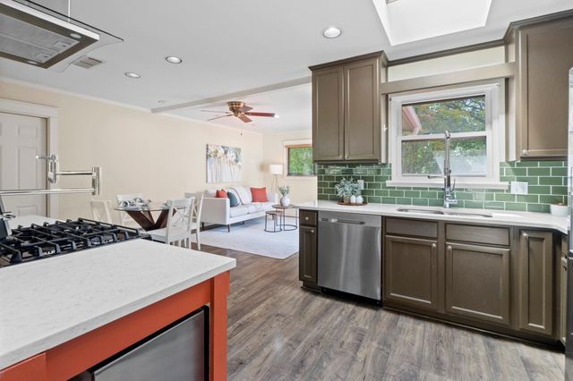 7605 Meadowview LN, Austin, TX 78752