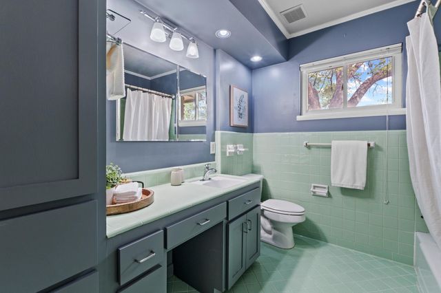 7605 Meadowview LN, Austin, TX 78752