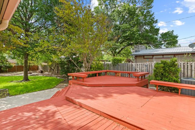 7605 Meadowview LN, Austin, TX 78752