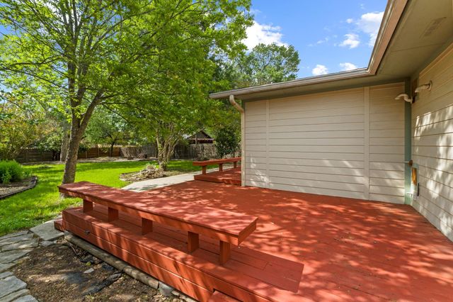 7605 Meadowview LN, Austin, TX 78752