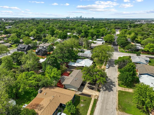 7605 Meadowview LN, Austin, TX 78752