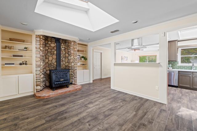 7605 Meadowview LN, Austin, TX 78752