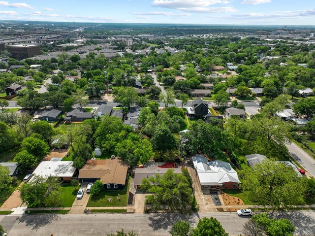 7605 Meadowview LN, Austin, TX 78752