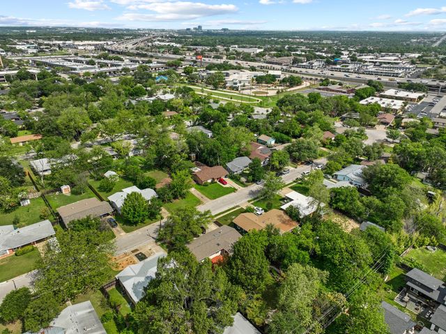 7605 Meadowview LN, Austin, TX 78752