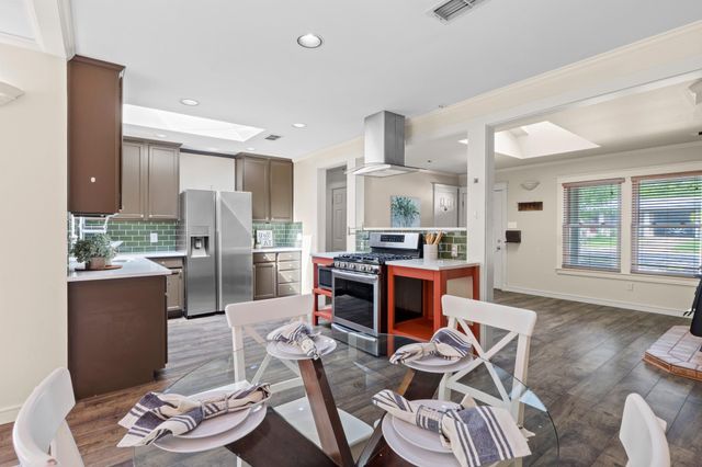 7605 Meadowview LN, Austin, TX 78752