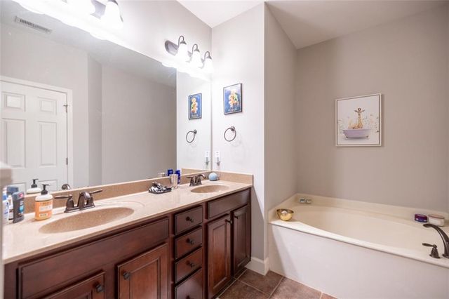 2028 Cobblestone NE Circle, Atlanta, GA 30319