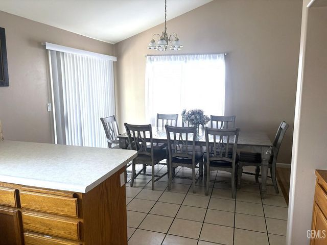 5205 Coxwold Abbey Court, Bakersfield, CA 93307
