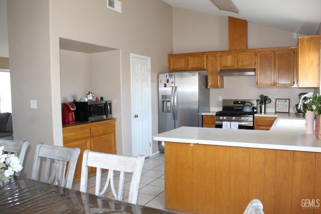 5205 Coxwold Abbey Court, Bakersfield, CA 93307