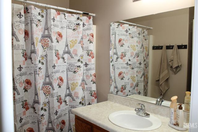 5205 Coxwold Abbey Court, Bakersfield, CA 93307