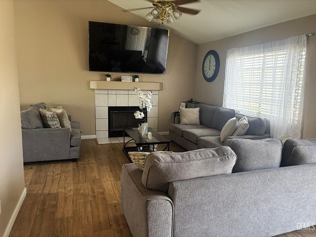 5205 Coxwold Abbey Court, Bakersfield, CA 93307