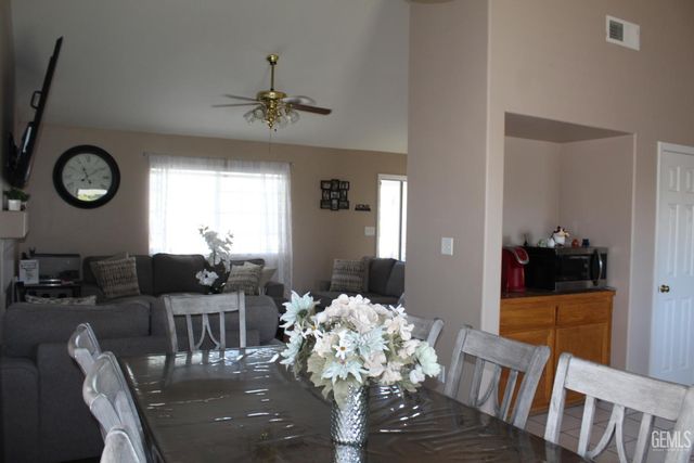5205 Coxwold Abbey Court, Bakersfield, CA 93307