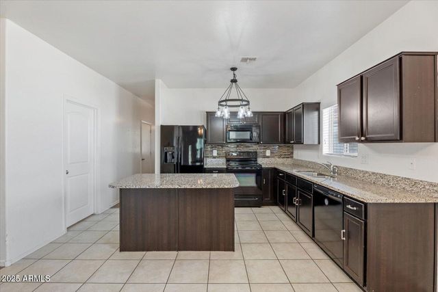 29185 N STAR SAPPHIRE Lane, San Tan Valley, AZ 85143