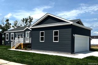 202 Riviera Drive, Lapeer, MI 48446